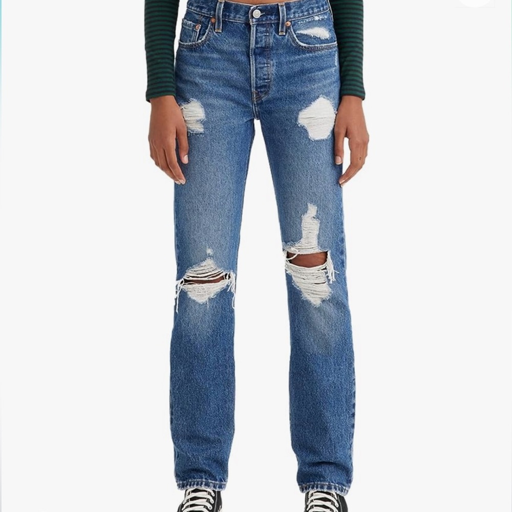 Levi's WOMEN 501 distress- medium indigo NWT🔖